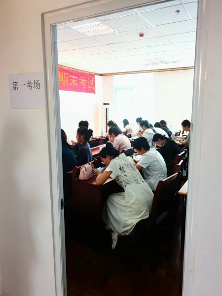 临沂成人高考学员考试现场实景